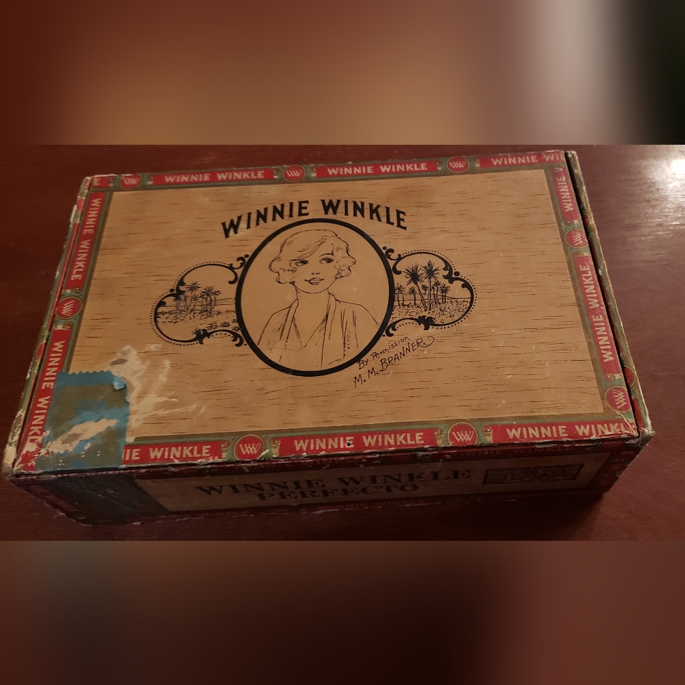 Vintage Cigar box hard to find rare Winnie Winkle cigar box